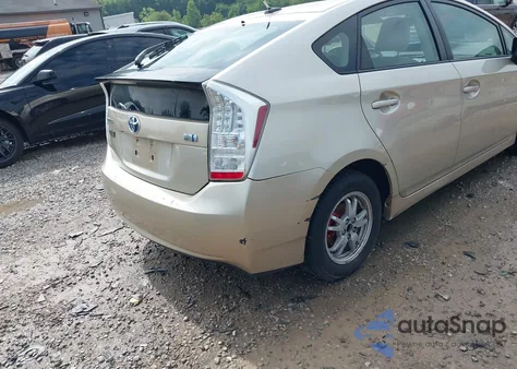 2011 Toyota Prius Three z USA, uszkodzony, nr VIN JTDKN3DU6B0267493